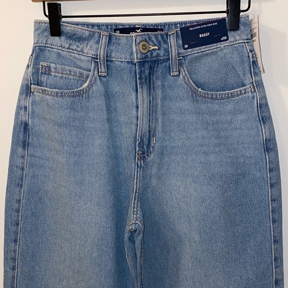 NWT!! Hollister Ultra High Rise Baggy Jeans Size 25R / 0R - Picture 2 of 15